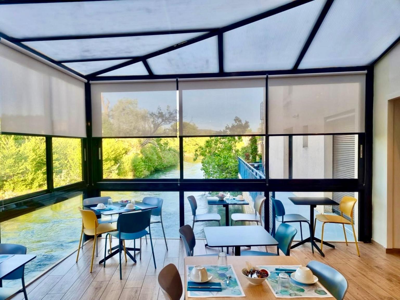 Hotel Cantosorgue LʼIsle-sur-la-Sorgue Eksteriør billede